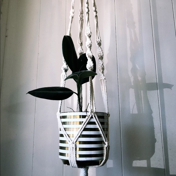 Macramé plant hanger - Picture 2 of 7